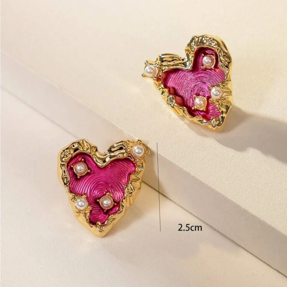 Vintage Retro Heart Earrings with Pearls - Picture 3 of 4